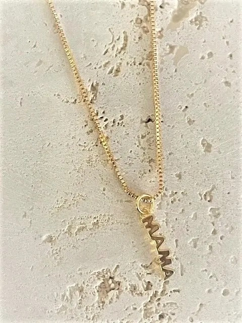 Mamá Name Bar Necklace