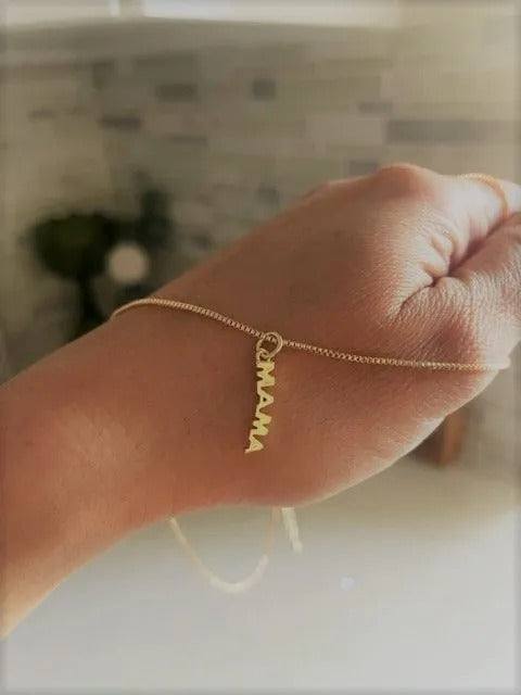 Mamá Name Bar Necklace