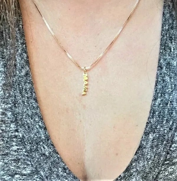 Mamá Name Bar Necklace